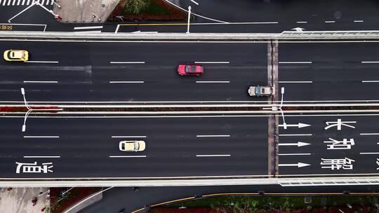 武汉交通地面交通高架桥繁忙的城市交通