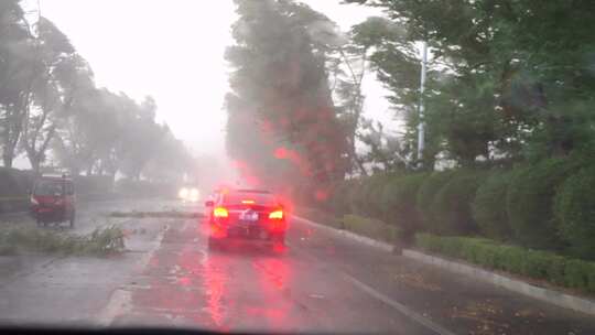 恶劣天气 狂风暴雨 大冰雹