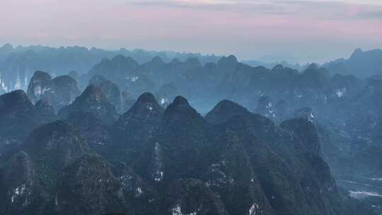 桂林阳朔群山