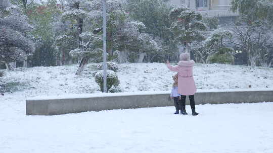 武汉江汉区菱角湖公园雪景