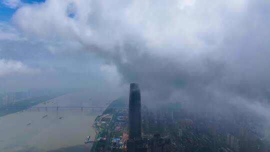 航拍雨后平流雾武汉绿地中心建筑风光