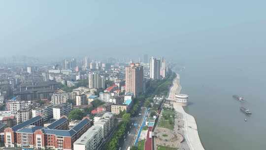 九江城市建筑风光航拍九江市长江滨江路风景