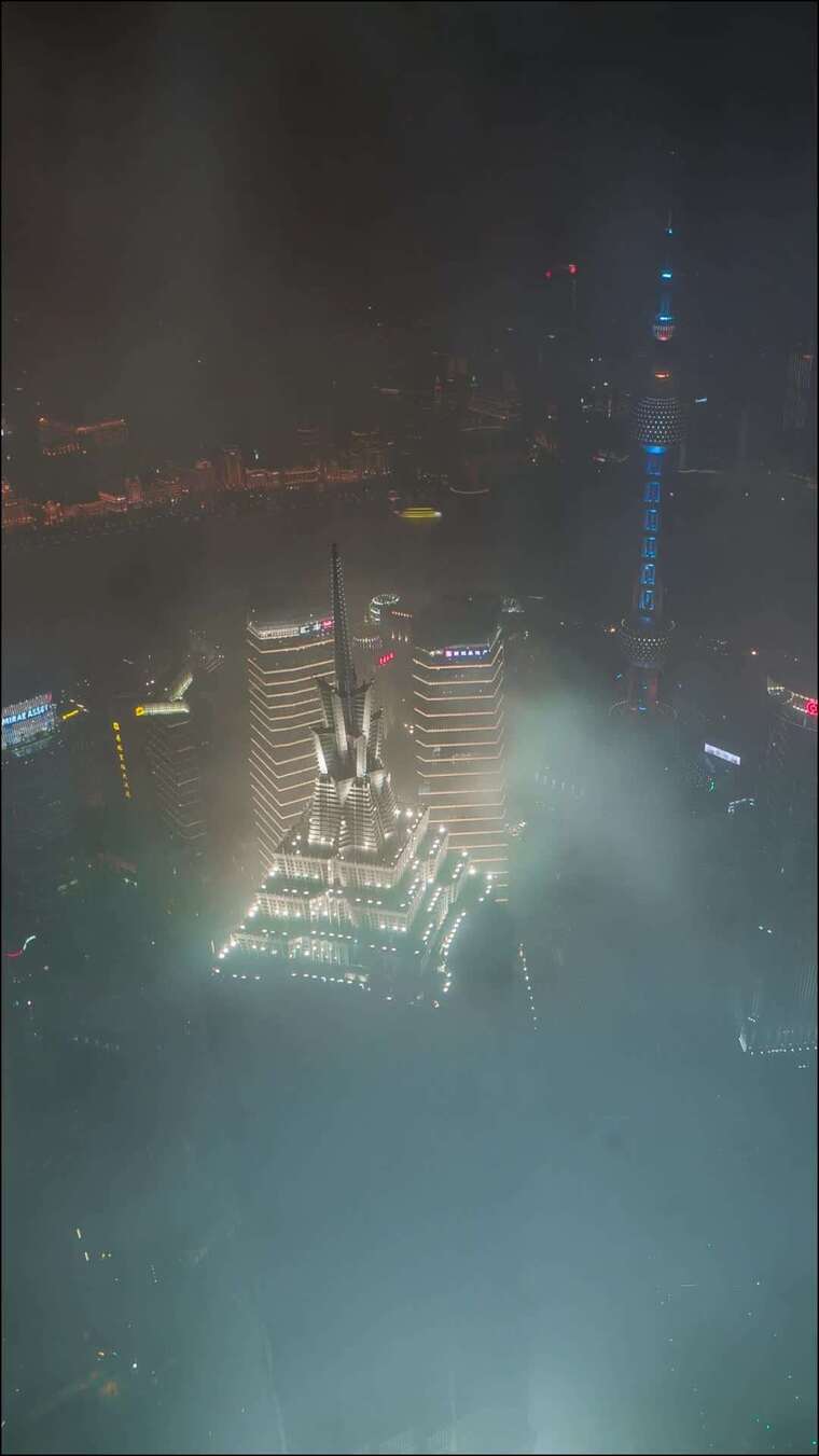 上海_金茂大厦_东方明珠塔_平流层_CBD_夜景_竖屏