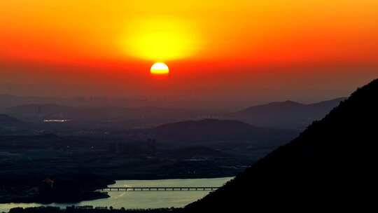 泰山日出日落夕阳