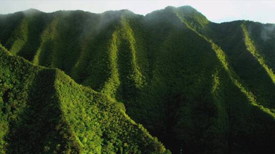 美国夏威夷山脉瀑布航拍