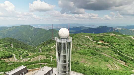 杭州富阳安顶山笠帽顶气象站航拍视频素材模板下载