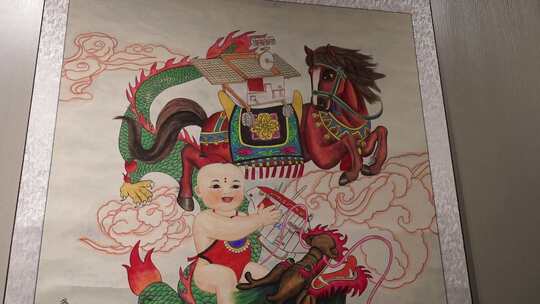 孩童抱金元宝的传统卡通画