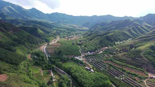 航拍乡村振兴  美丽乡村  绿水青山