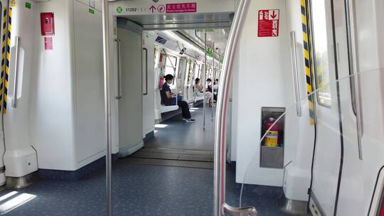 地铁 深圳地铁 挤地铁 通勤视频素材模板下载
