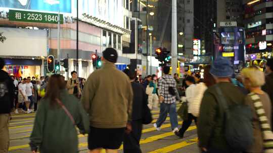 香港斑马线行人过马路红绿灯路口人行横道