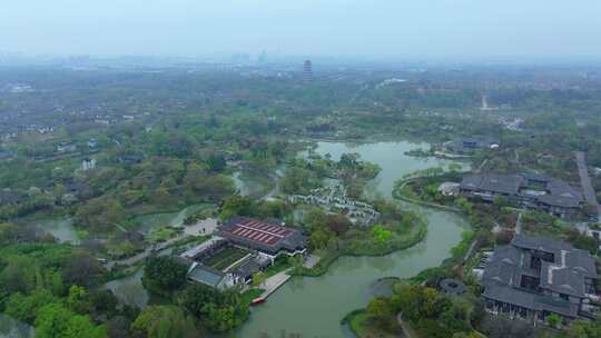 航拍烟雨江南扬州瘦西湖风景区