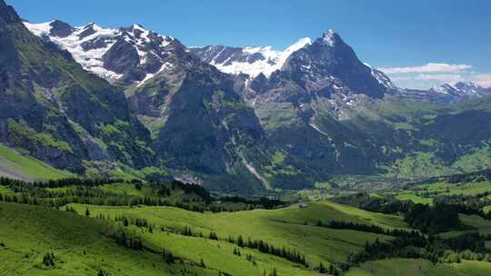 电影无人机飞越格林德沃德山谷旅游度假区的