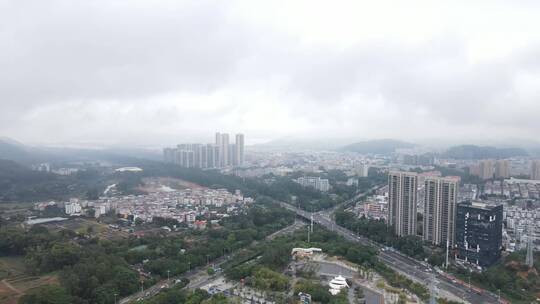 雨后的城市