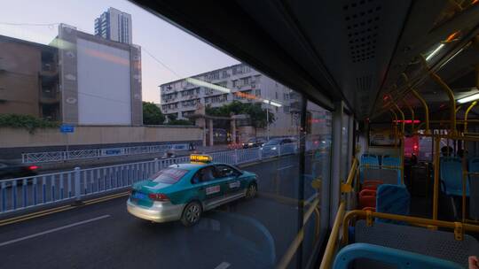 公共汽车公交车窗外街景