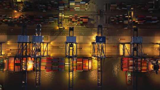 天津港码头夜景航拍