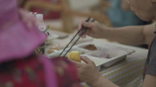 员工食堂打饭视频素材模板下载