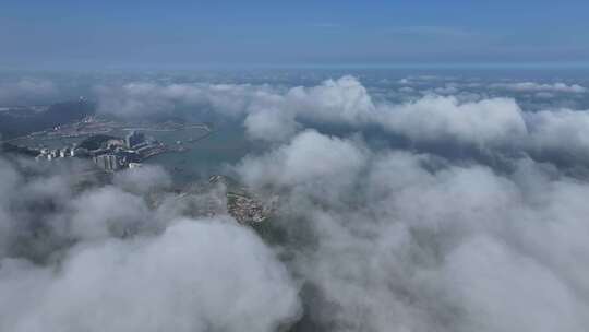 城市云海高空俯瞰景象