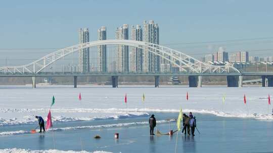 滑冰溜冰浇冰场东北冬季娱乐健身冬季