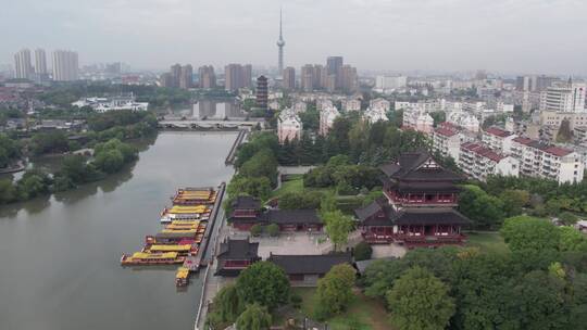 航拍泰州凤城河畔古建筑景观视频素材模板下载