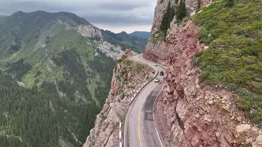 新疆伊犁伊昭公路悬崖白石峰航拍景观