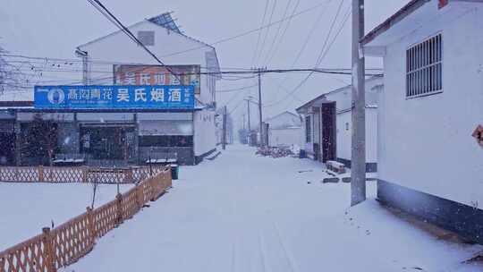 航拍农村下雪过年氛围感