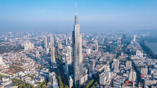 中国江苏南京紫峰大厦和城市天际线航拍延时