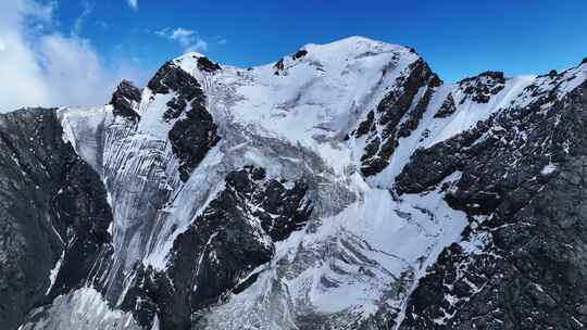 新疆天山雪山