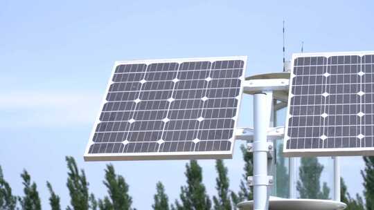 金银花种植基地的太阳能电池板