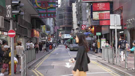 繁忙香港行人过马路