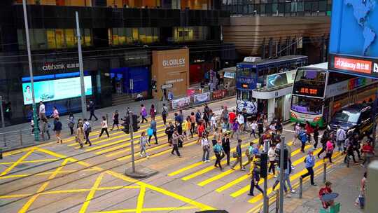 香港红绿灯人来人往日景视频视频素材模板下载