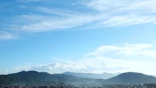 唯美乡村延时小清新天空云阳光蓝天白云山