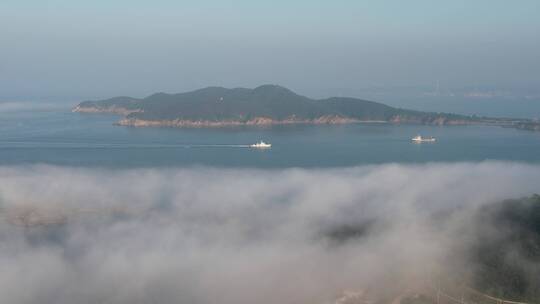 威海合庆半月湾的平流雾