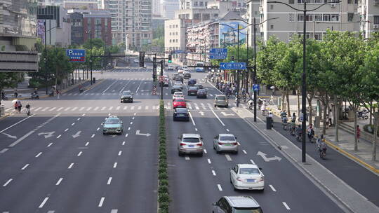 西藏北路清晨街景