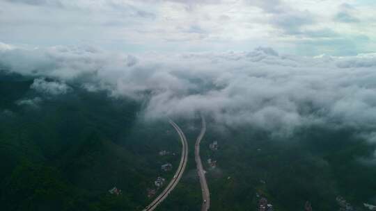 高空云雾高速公路交通