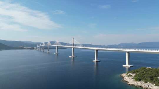 佩列沙茨桥，吊桥克罗地亚无人机鸟瞰图