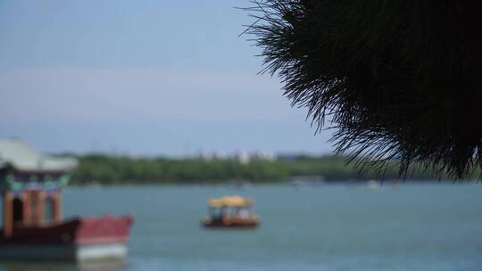 昆明湖湖水景区游船划船颐和园