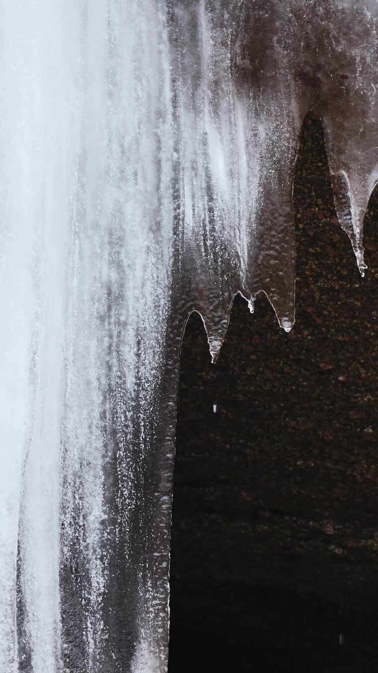 冰雪融化冰锥滴水升格