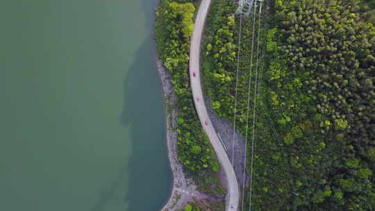 江西水坝航拍山川河流汽车旅游行驶视频素材模板下载