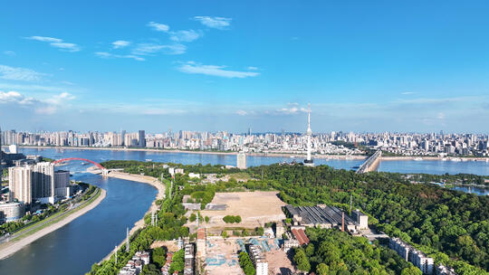 航拍武汉城市地标长江江景与桥梁