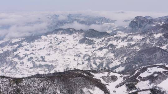 4k航拍恩施雪山雾凇峡谷风光