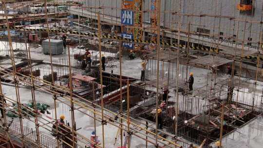 建筑工地工人施工场景