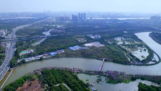 广州海珠国家湿地公园与城市公路车流航拍