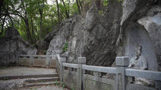 杭州玉皇山景区石龙洞造像