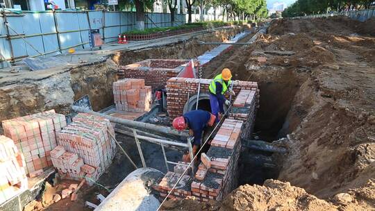 工程施工道路修路铺油