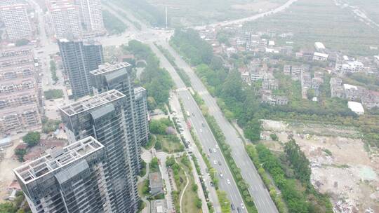 航拍城市风景高楼车流