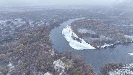 航拍秋季呼伦贝尔湿地风雪交加