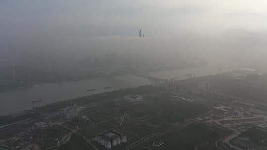 上海陆家嘴高楼云海景观