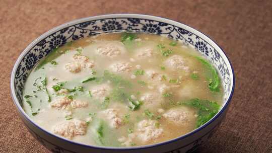 特色中餐小白菜肉丸汤烹饪过程