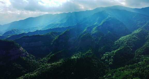 层层叠叠的群山