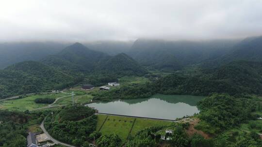 航拍浙江杭州龙门古镇周围自然环境